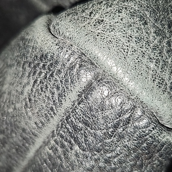 Roots Gorgeous Messanger Flap Bag - Picture 7 of 9